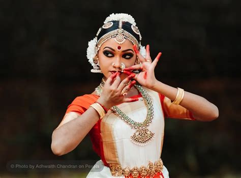 7 Indian Traditional Dance Forms with States