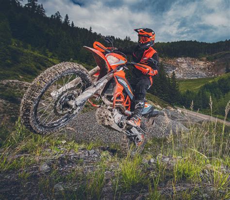 KTM Unveils Updated 690 Enduro R for 2021 - ADV Pulse