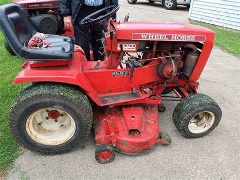 VERY NICE VINTAGE WHEEL HORSE C-120 TRACTOR W MOWER DECK