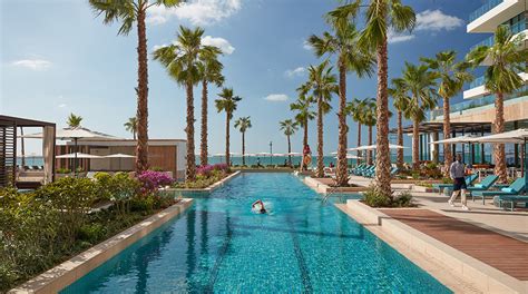 5 Dubai Hotel Pools With Dazzling Views – Forbes Travel Guide Stories