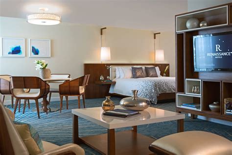 Adult-Only Hotel Rooms and Suites in Aruba | Renaissance Aruba Resort ...