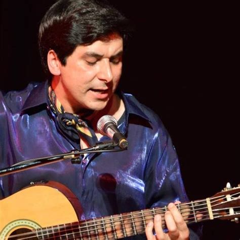 Chilean Guitarist/Singer Shares Music From Around the World | CoolCleveland