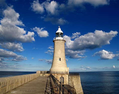 North Pier Lighthouse, Newcastle Upon Tyne, England | Flickr