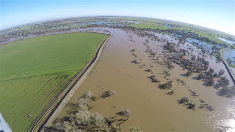 San Joaquin River flooding 2/22/17 High Res - YouTube