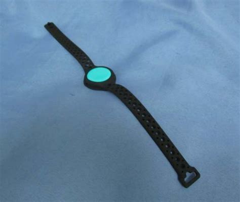 Moov Now fitness tracker hits the FCC - Liliputing