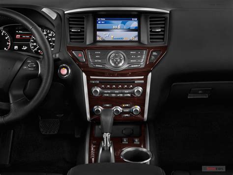 2016 Nissan Pathfinder: 132 Interior Photos | U.S. News