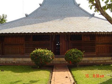 RUMAH TRADISIONAL KUDUS / JOGLO KUDUS