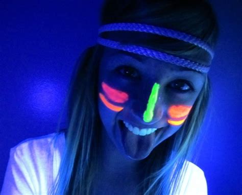 10 Fashionable Glow In The Dark Face Paint Ideas 2024