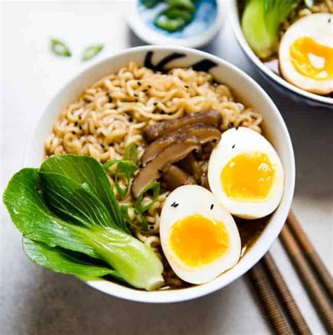 Easy Vegetarian Ramen Recipe | Healthy Nibbles