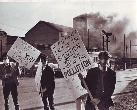 Demonstrators protest against air pollution on the first Earth Day, 1970 [5671x4550] : r/HistoryPorn