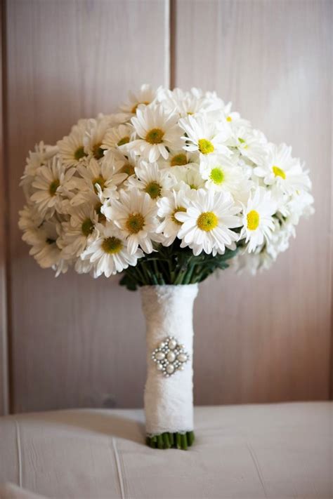 50 Fabulous Wedding Flower Ideas - MODwedding | Daisy wedding theme ...