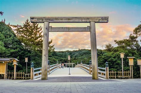 After visiting Nara's best tourist attraction "Todai-ji temple," you ...