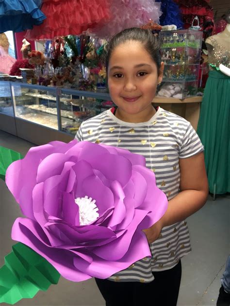 Pin by Laura Ramos Diaz on Como La Flor, Paper flower classes Norwalk, California | Flower class ...