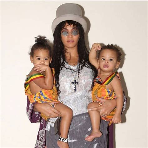 Beyoncé Shares Never-before-seen Photo Of Her Twins In Matching Kente ...