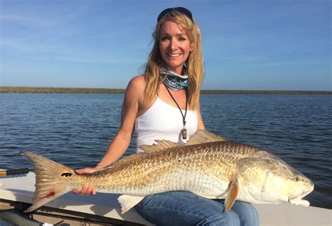 BULL REDFISH ON THE FLY IN LOUISIANA | Toflyfish