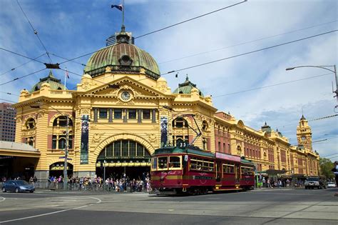 Stunning pictures of the world's most beautiful train stations ...