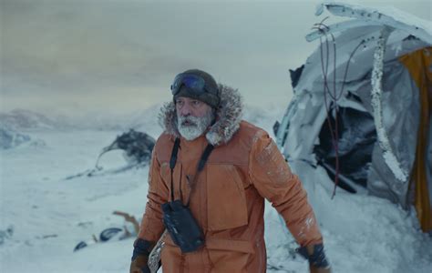 'The Midnight Sky' review: George Clooney sci-fi epic is grand but ...