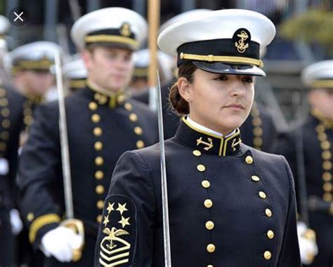 Unite States Naval Academy Midshipman in Parade Dress : r/uniformporn