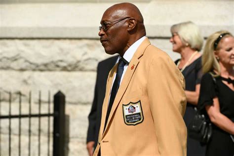 Floyd Little, Hall of Fame running back for Syracuse and Denver Broncos, dies at 78