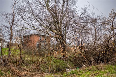 Just an Abandoned House in Ontario, Canada (OC) 2048x1365 : r ...