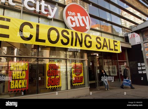 A Circuit City electronics store in New York Stock Photo: 22358125 - Alamy