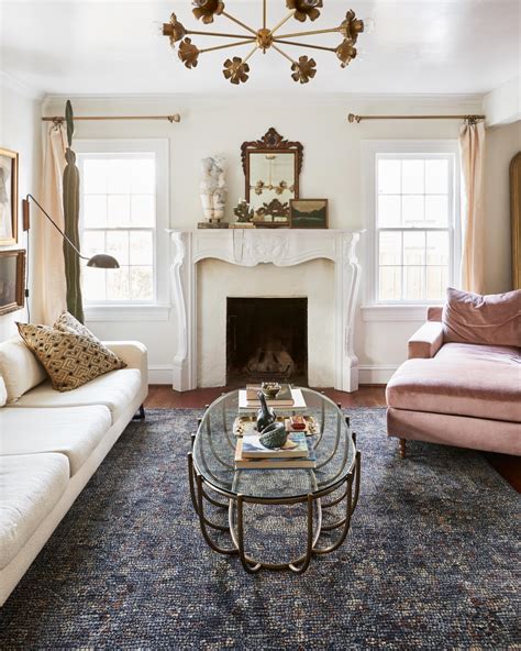 A Guide to Colonial-Style Living Room Design - Cyrus Rugs