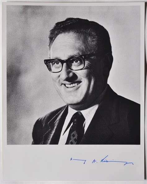 Henry Kissinger Nobel Prize winner 1973 - Large, signed, - Catawiki