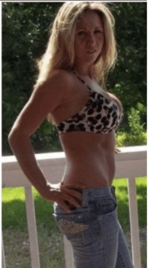 Lauren Boebert's profile picture from a Sugar Daddy website : u ...