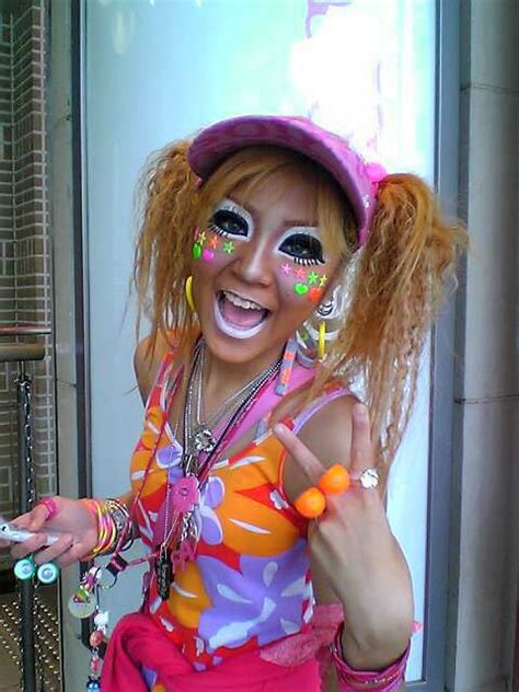 Ganguro | Gyaru fashion, Gyaru, Gyaru makeup