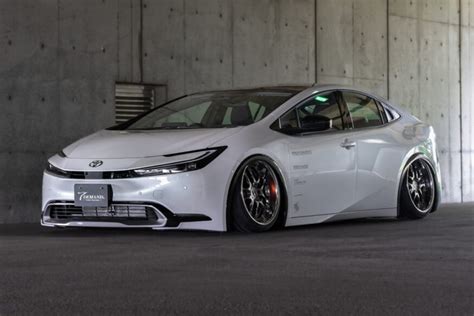 Toyota Prius Prime Hybrid Closer Look and Review | Hypebeast