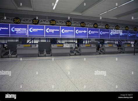 Manchester Airport Terminal 1 departures - empty gates Picture: Chris Stock Photo: 74175059 - Alamy