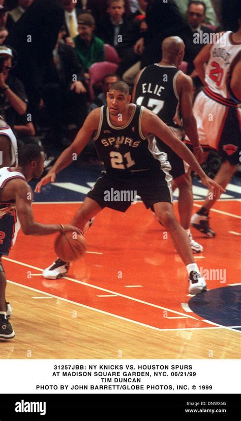 Tim duncan 1999 hi-res stock photography and images - Alamy