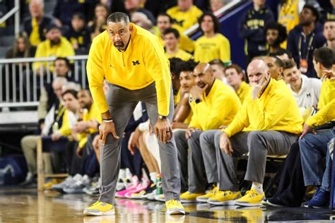 When does the 2023-24 Michigan basketball season start?