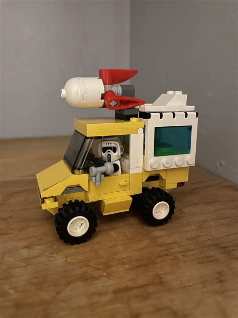 Miniature pizza planet truck. : lego