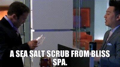 YARN | A sea salt scrub from Bliss Spa. | Entourage (2004) - S05E09 Pie | Video gifs by quotes ...