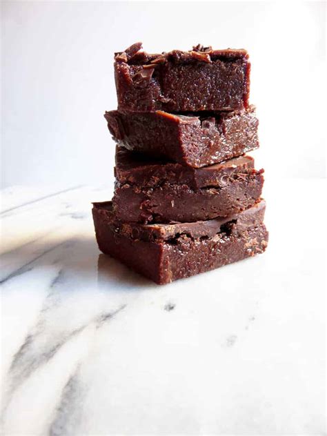 No Bake Fudge Brownies - The Toasted Pine Nut