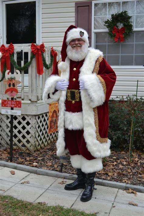 33 The Best Santa Claus Costume Ideas That You Can Copy Right Now ...