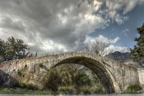 Nomadish: Hiking in gorgeous Preveli gorge