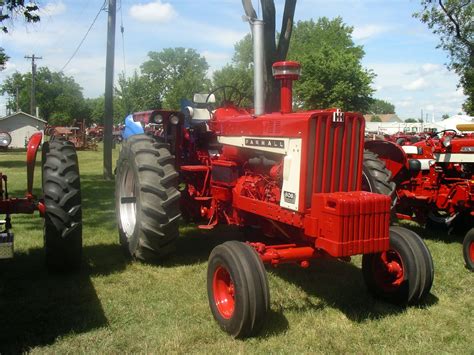 Farmall 806 Diesel | International tractors, Farmall, Tractors