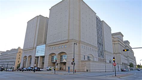 Computer crash at Milwaukee County Jail, House of Correction could last ...