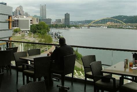 Pittsburgh's Rivers Casino brings new game to football town - cleveland.com