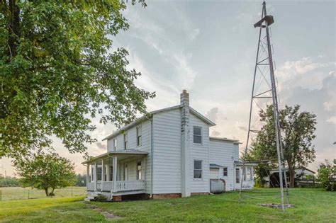 Virginia farmhouse. Two acres. Circa 1850. $249,900 - The Old House Life