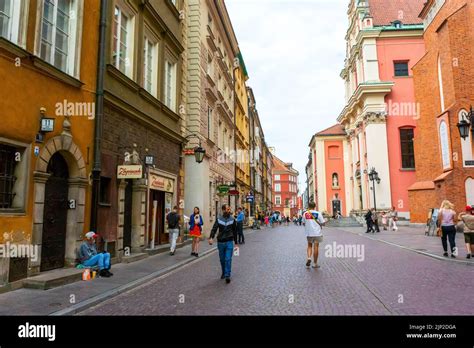 Warsaw, Poland, Apartment Buildings, Street Scene, Old Town Center Stock Photo - Alamy