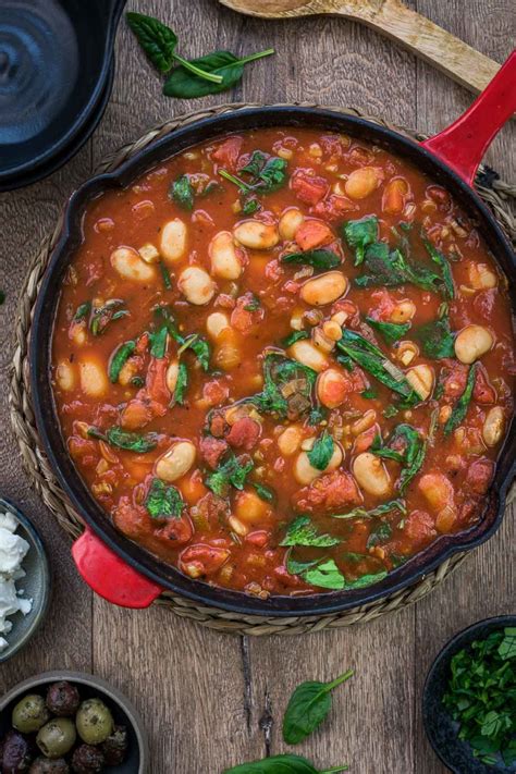 Easy White Beans in Tomato Sauce | Recipe | Elle Republic