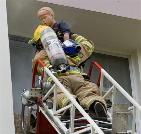 Yongsan, Seoul firefighters conduct joint rescue exercise | Article ...