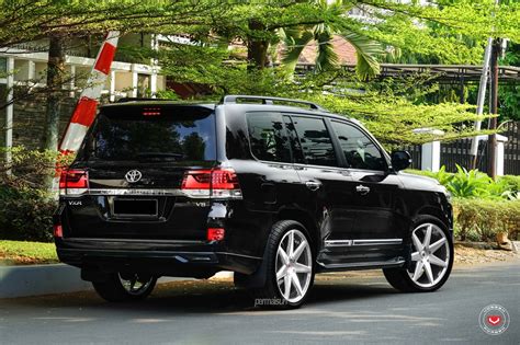 Black Toyota Land Cruiser Offers Plenty of Luxury and Features | Toyota ...