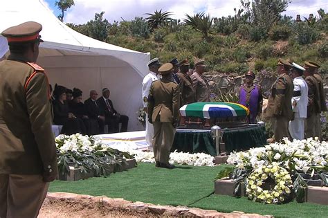 NELSON MANDELA FUNERAL SERVICE IN PICTURES AS HE LAID TO REST YESTERDAY 15TH DEC, 2013 IN QUNU ...