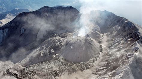Mount St. Helens dome-building eruption remembered