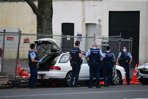 Police chase: Five arrested after West Auckland pursuit, firearms ...