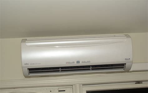 AIR CONDITIONER HEATER WALL MOUNT - AIR CONDITIONER